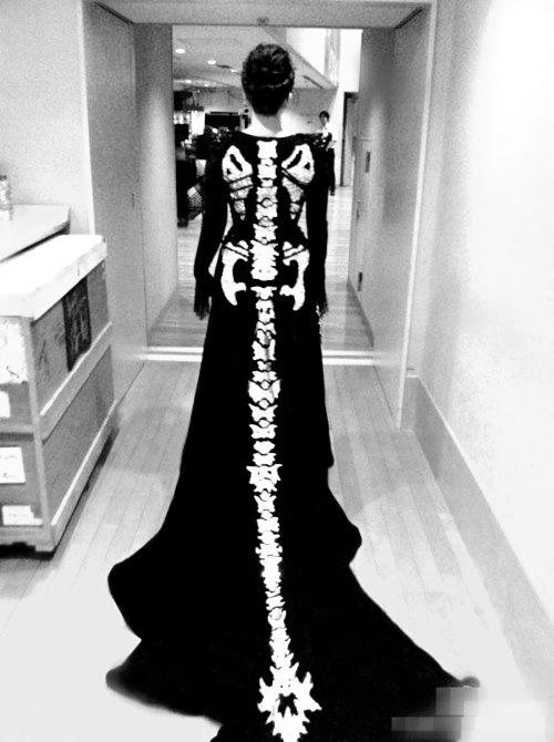 платье со скелетом