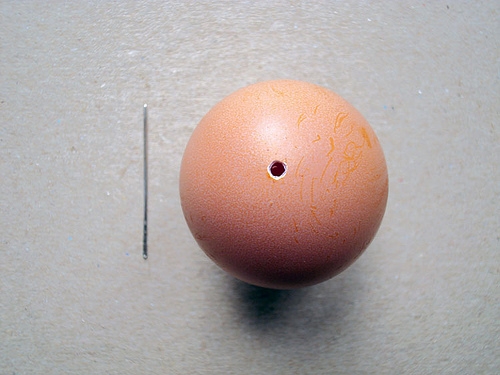 как покрасить яйка на пасху креативно