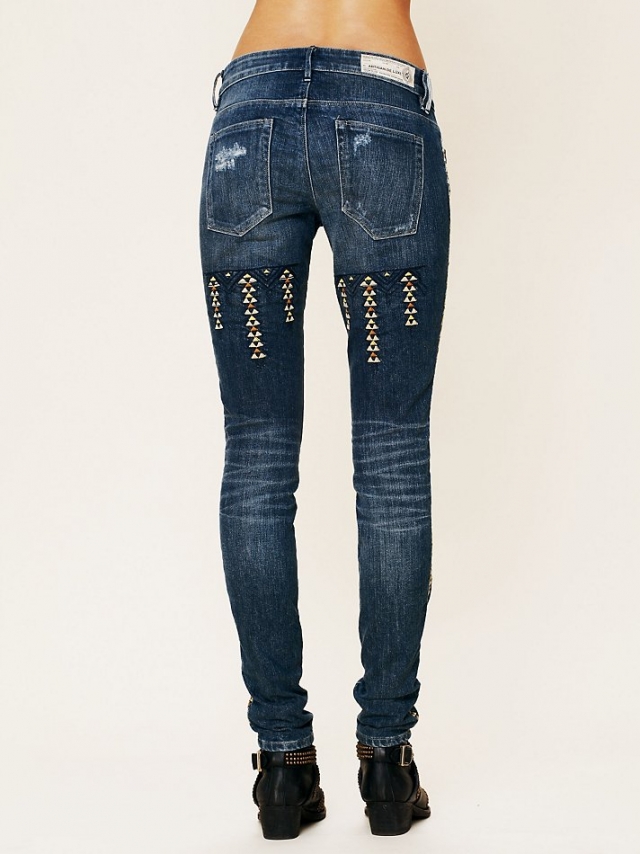Креативная вышивка на джинсах