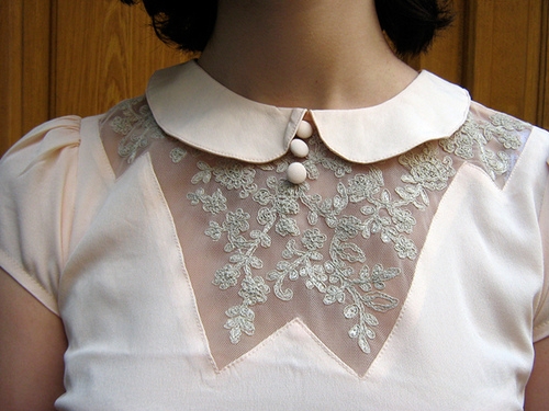 Ретро-блузка с вышивкой