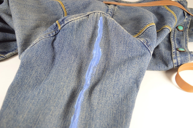 Декор джинсовой рубашки кожей