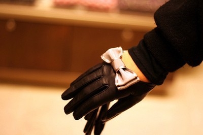 как украсить перчатки
