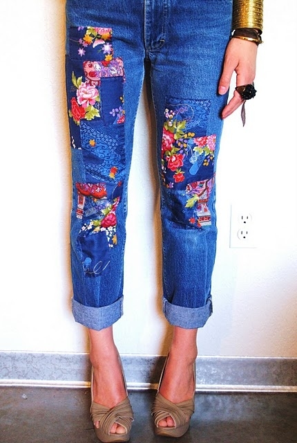 джинсы в цветочек