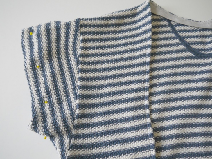 накидка - кимоно из свитера. Несложный процесс пошива