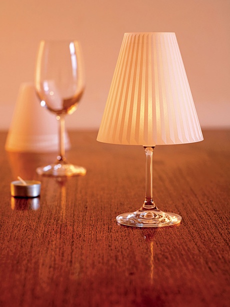 Простая и и эффектная идея как сделать подсвечник в  виде лампы из бокала