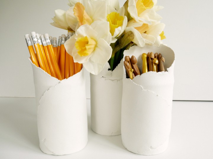 Декоративные вазы с цветами для интерьера (47 фото)