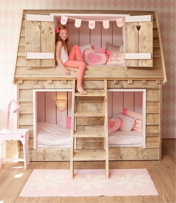 Домики самые разные и из любых материалов  в детских комнатах Предметы мебели, кровати, игрушки