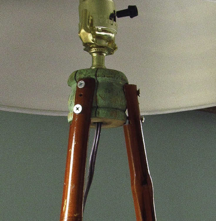 Настольная лампа из лыжных палок