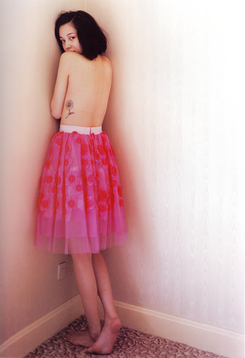 Красивая фактура юбки Mizuhara Kiko