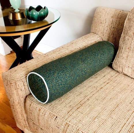 Как сшить подушку на диван своими руками - декоративную, круглую, наволочку из мебельной ткани