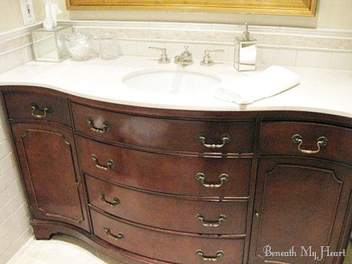 Деревянная мебель в ванной. Как «подружить» древесину с водой