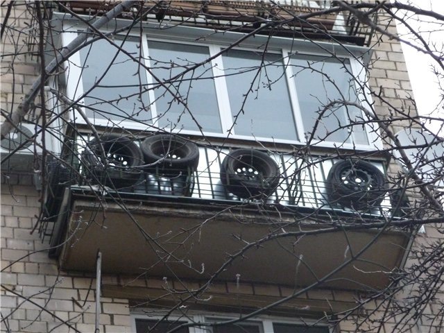 Хранение шин на балконе