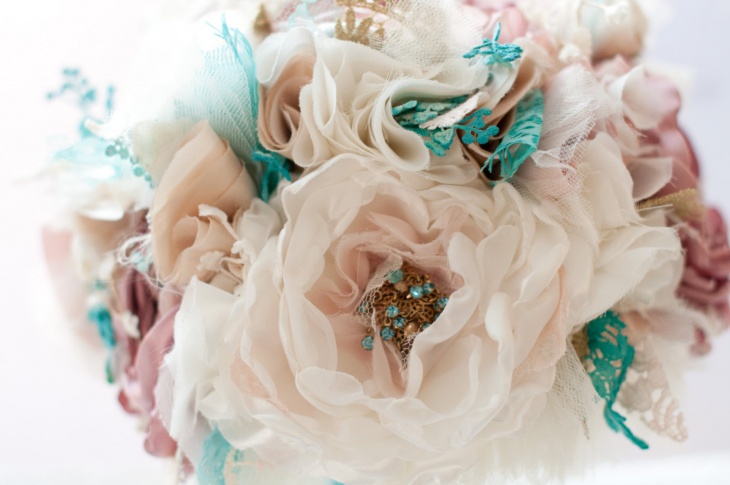 необычные свадебные букеты из ткани, шелка