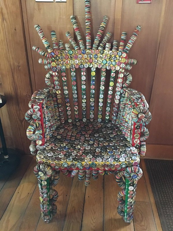 Уникальный стул-трон своими руками.