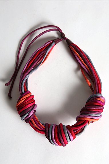 ожерелье из шнурков