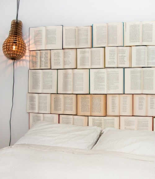 Как сделать изголовье кровати из книг