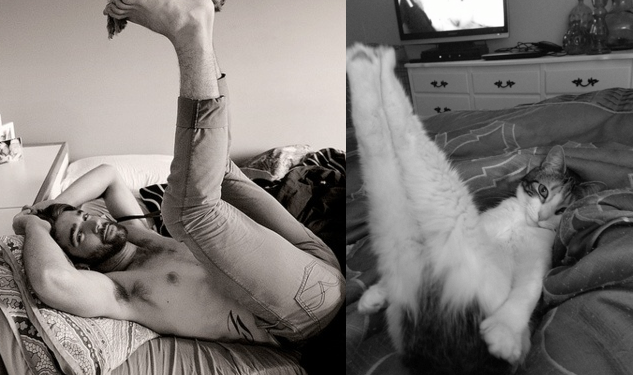 Прикольный блог для любителей парней и котиков: справа Парень, слева - Котик, делающий то же самое