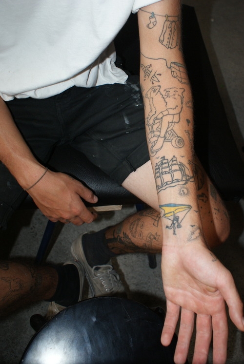 татуировки на руках и ногах