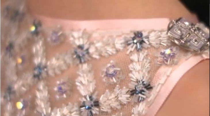 Видео позволяет крупным планом рассмотреть как сделан декор на каждом из платьев Chanel коллекции  Haute Couture Spring Summer 2011: