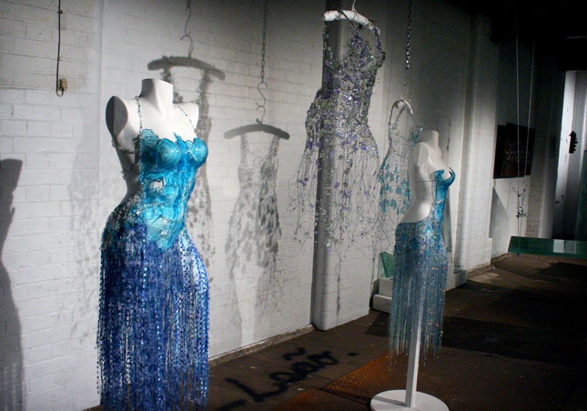 Стеклянные платья и корсеты Diana Dias-Leao