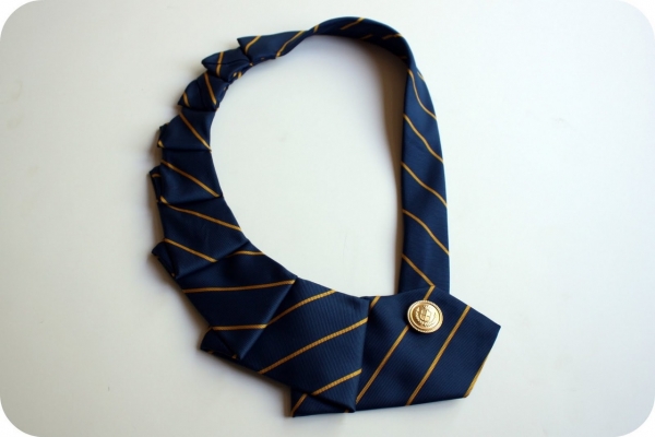 ожерелье из галстука