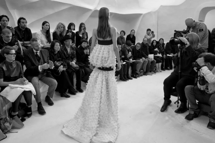 Мастерские Dior накануне показа коллекции Haute Couture