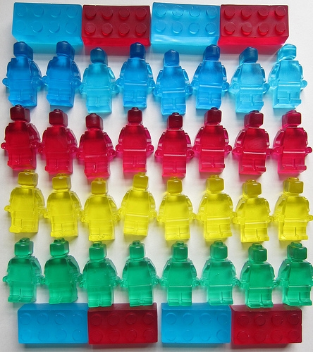 Два варианта применения конструктора Lego