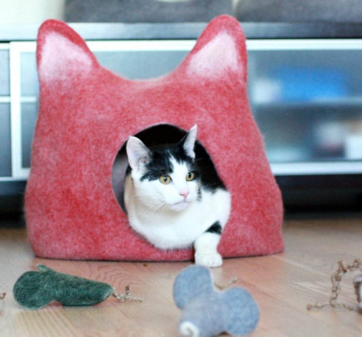 Шерстяные валяные домики для кошек