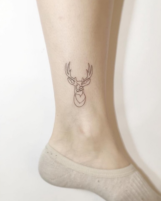 Thin line, small, simple tatoo