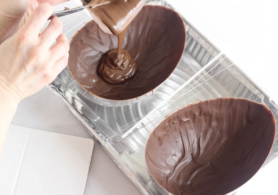 Как сделать шоколадное яйцо