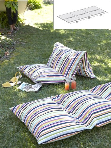 Подушка для летнего сада