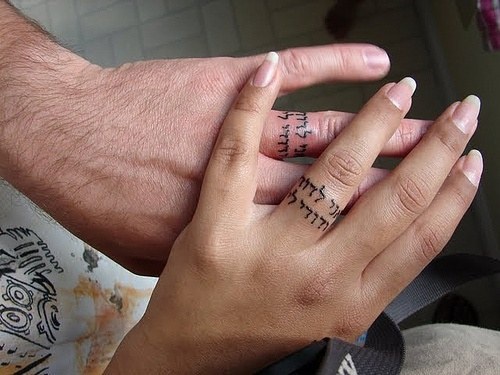 Татуировки на пальцах (подборка)