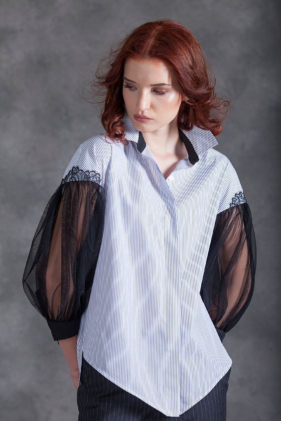 Блузка с рукавами из сетки