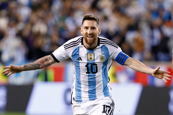 Lionel-Messi-Argentina-vs-Jamaica-2